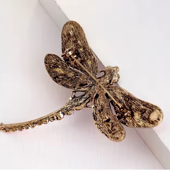 Betsey Johnson Green Dragonfly Gemstone Crystal Brooch - Picture 6 of 7